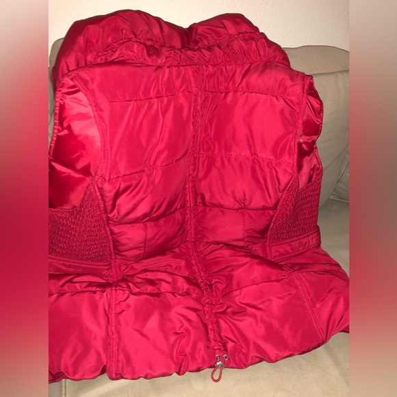 Marc New York size medium puffer vest by Andrew Marc. - Picture 8 of 10